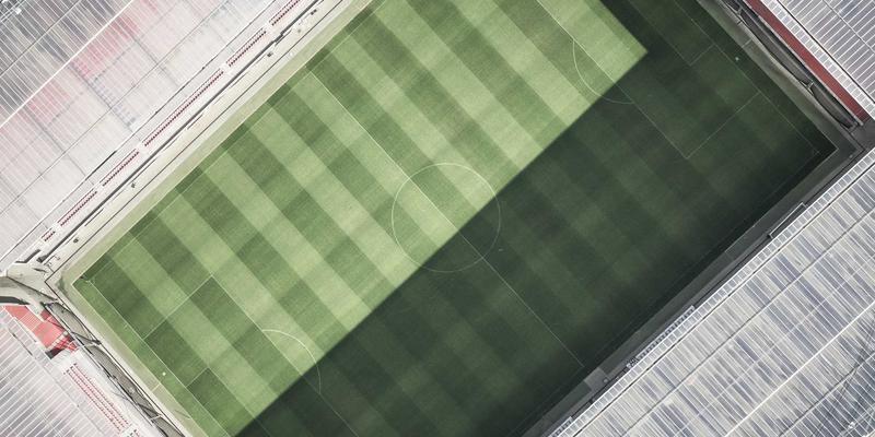 激光切割机与水刀切割设备深度对比：数控技术下的选择策略