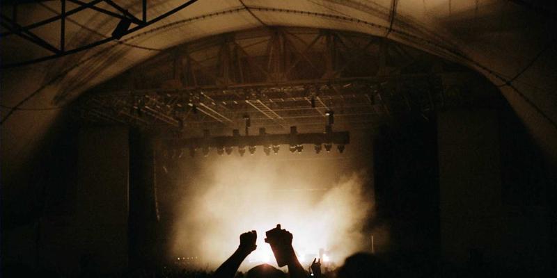 精密医疗器械制造利器：激光切割设备在不锈钢与钛合金加工中的数控系统优势与水刀切割对比